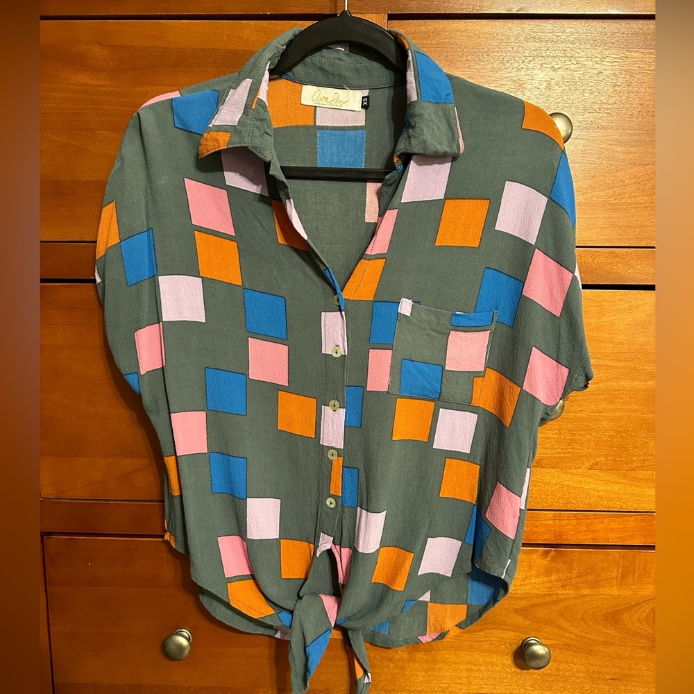 Ava sky button down retro print top